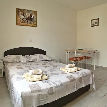 Europe Apartman *